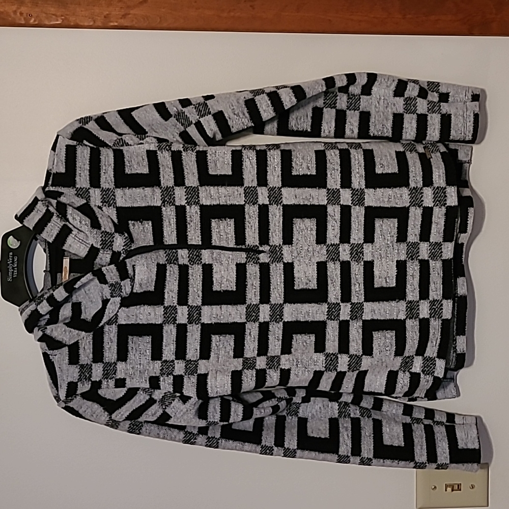 Giraffe hooded fleece shirt